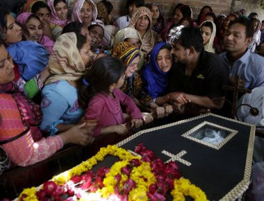 Πακιστάν: Τον έδειραν μέχρι θανάτου οι συμμαθητές του επειδή... ήταν Χριστιανός